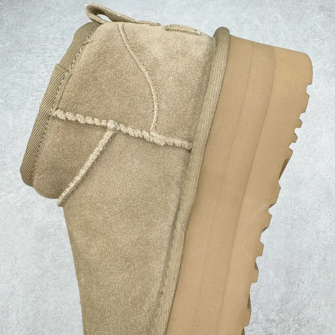 Pick up locally💰520 UGG 5092 Zhou Dongyu Mini thick-soled autumn and winter sheep fur integrated snow boots. All shoes are made from the same factory as ZP. Longfeng A-grade Australian imported sheep fur integrated women's boots. Brand OEM production line. Fully follow the ZP process. OEM original pattern maker. Adhering to the principle of no original shoes and no development selection. Pay attention to every detail. The most authentic version on the market. TREADLITE "Light Wing" technology outsole. Lightweight/durable/flexible/pile size: 35 36 37 38 39 40 Coding: by2936090